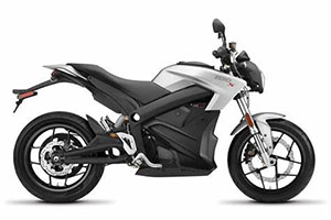 Une motocyclette électrique noir et blanc autorisée 