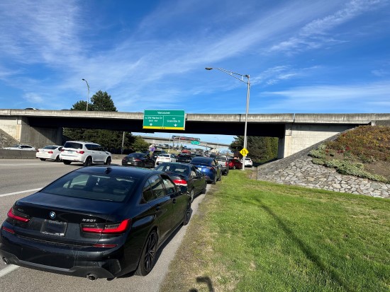 multiple vehicles pulled over at the side of the road