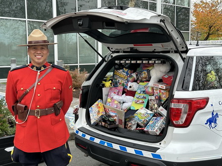 Photo of Richmond RCMP officer in Red Serge 