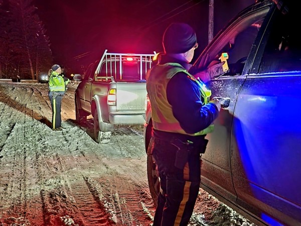 Un barrage routier érigé pendant la campagne hivernale de lutte contre la conduite avec facultés affaiblies