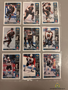 Photo des cartes de hockey retrouvées